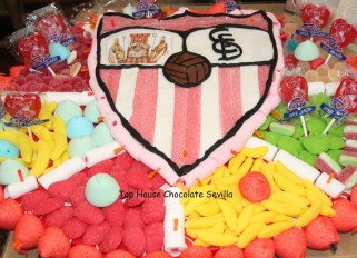 Resultado de imagen de tarta chucherias escudo