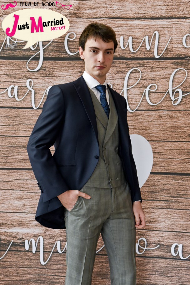 343_JUST MARRIED MARKET.JPG